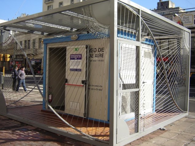 La estación ubicada en la Av. Córdoba y Rodríguez Peña monitorea contaminantes atmosféricos y material particulado La estación ubicada en la Av. Córdoba y Rodríguez Peña monitorea contaminantes atmosféricos y material particulado. Foto: buenosaires.gob.ar